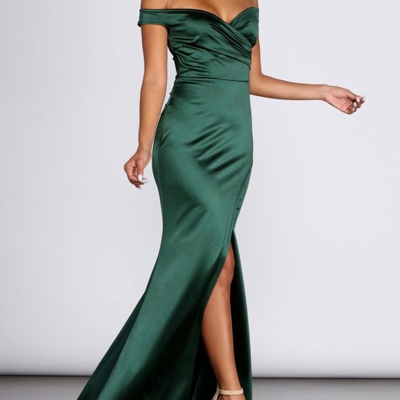 Dresses & Skirts - Emerald Green Gown